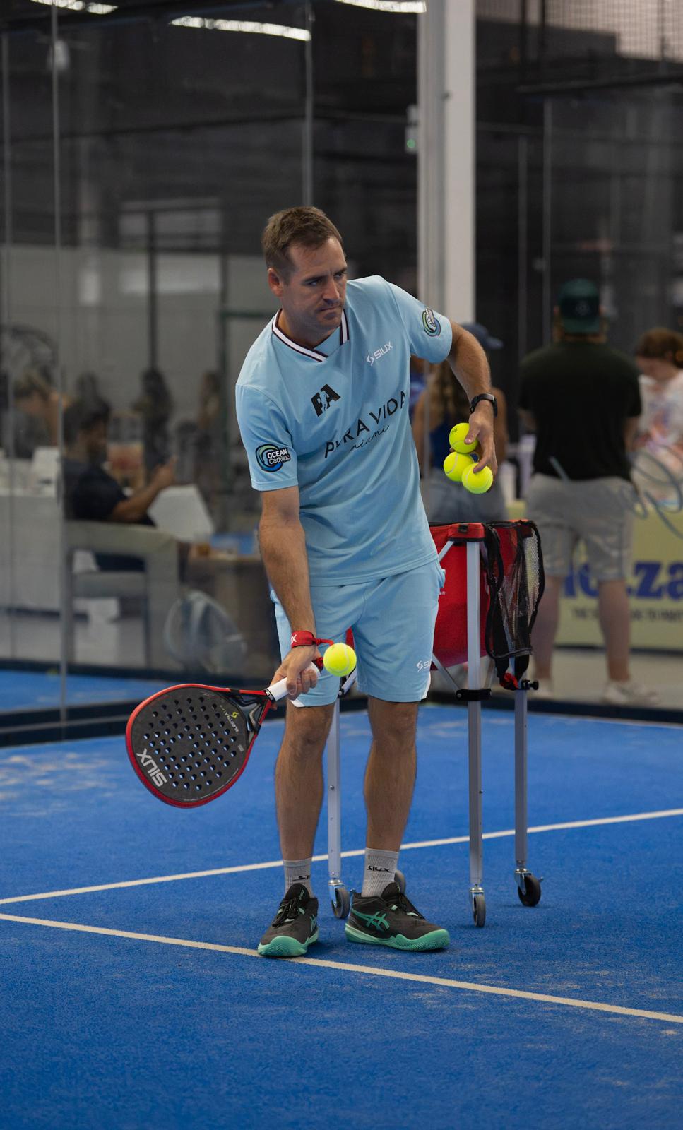 Peter Alonso coaching padel